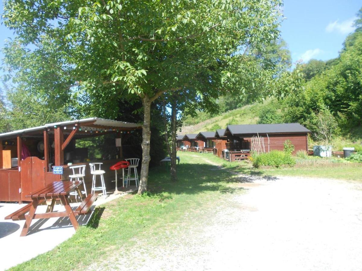 "Le Maloya" Chalets Independants -Chambre Balneo - Relais Motards Lacaune Εξωτερικό φωτογραφία