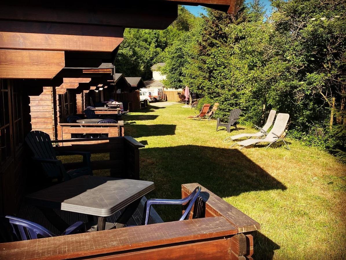 "Le Maloya" Chalets Independants -Chambre Balneo - Relais Motards Lacaune Εξωτερικό φωτογραφία