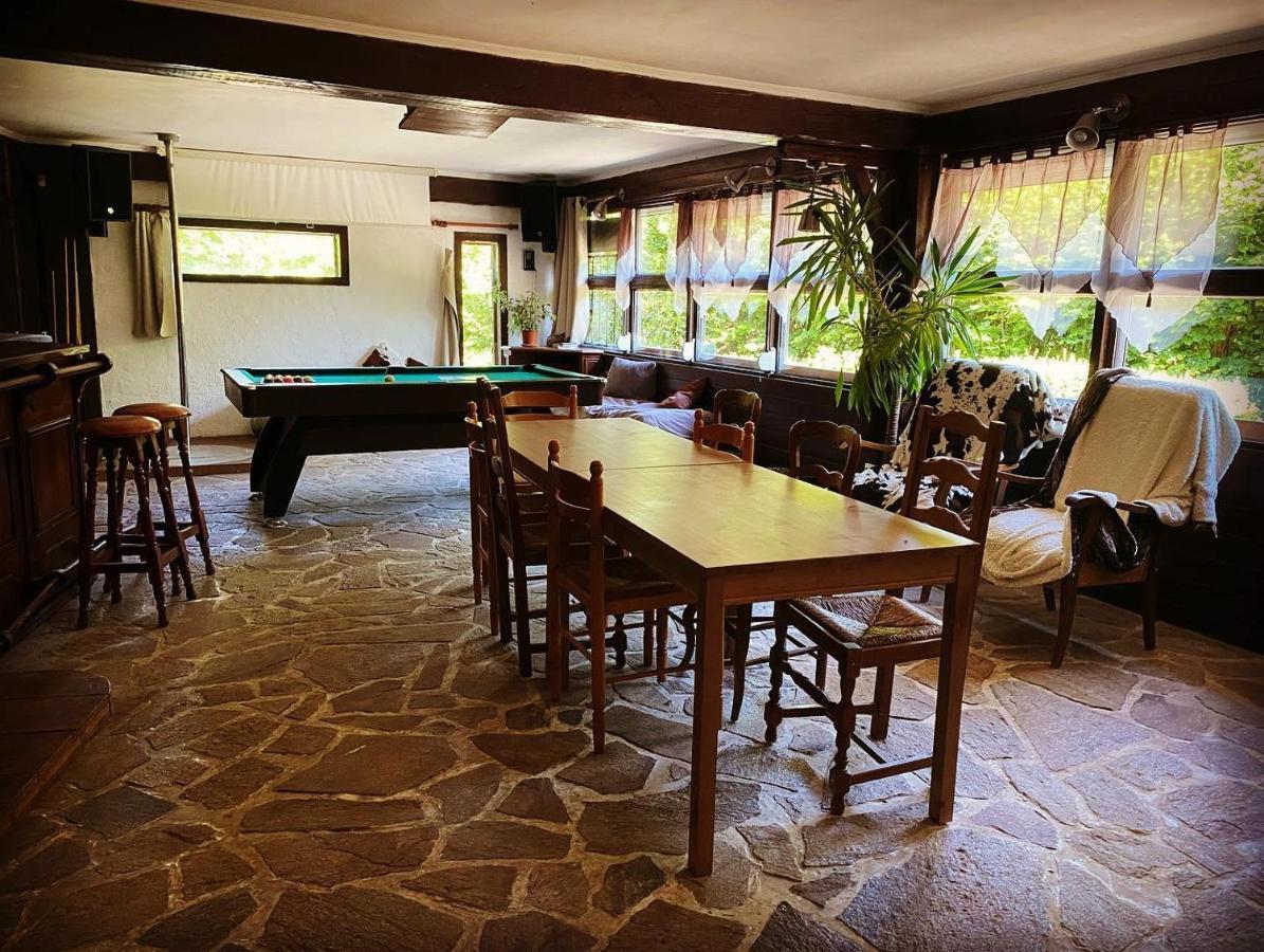 "Le Maloya" Chalets Independants -Chambre Balneo - Relais Motards Lacaune Εξωτερικό φωτογραφία