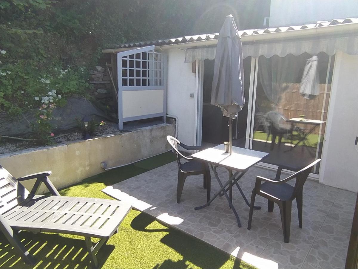 "Le Maloya" Chalets Independants -Chambre Balneo - Relais Motards Lacaune Εξωτερικό φωτογραφία