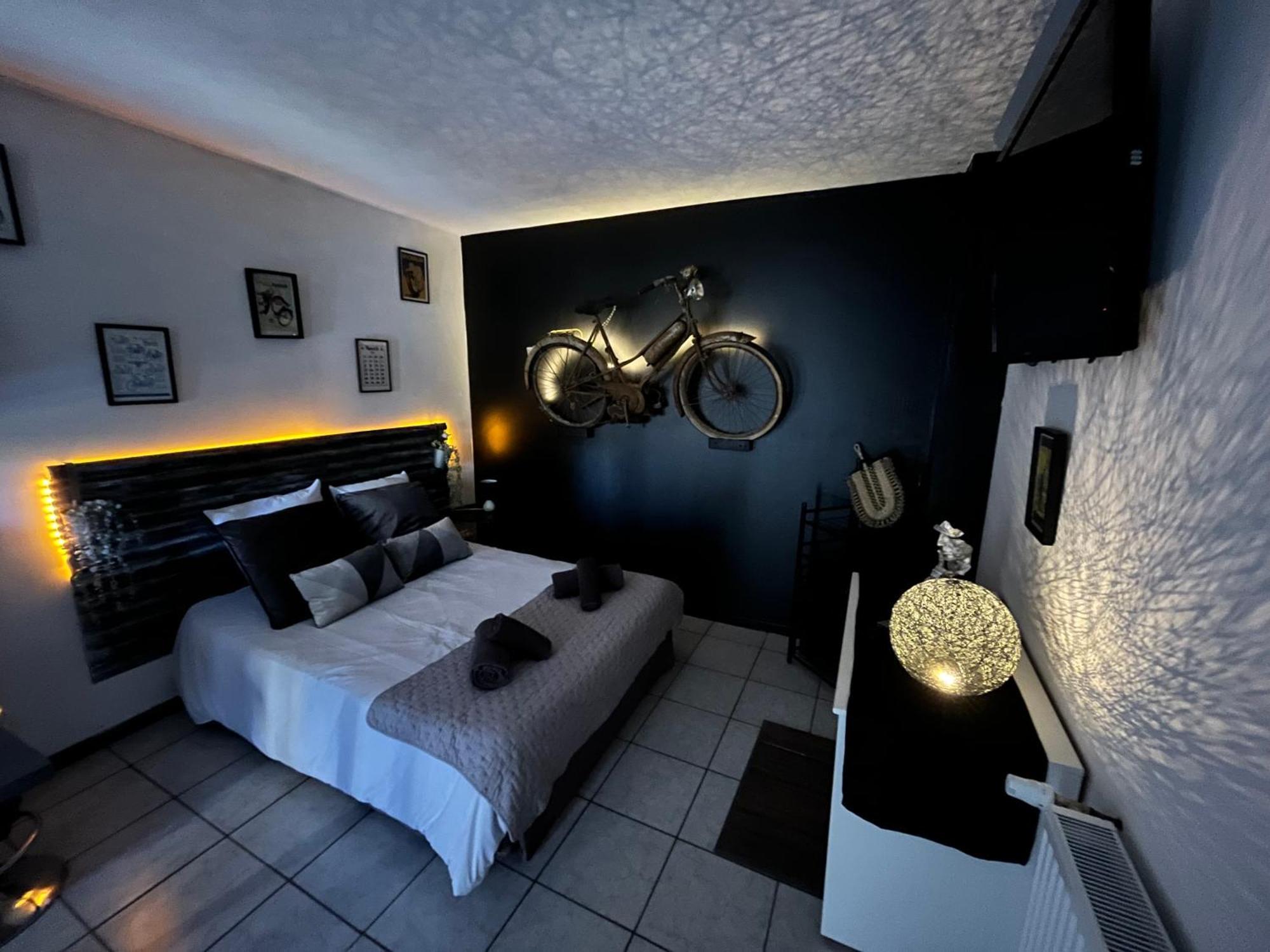 "Le Maloya" Chalets Independants -Chambre Balneo - Relais Motards Lacaune Εξωτερικό φωτογραφία
