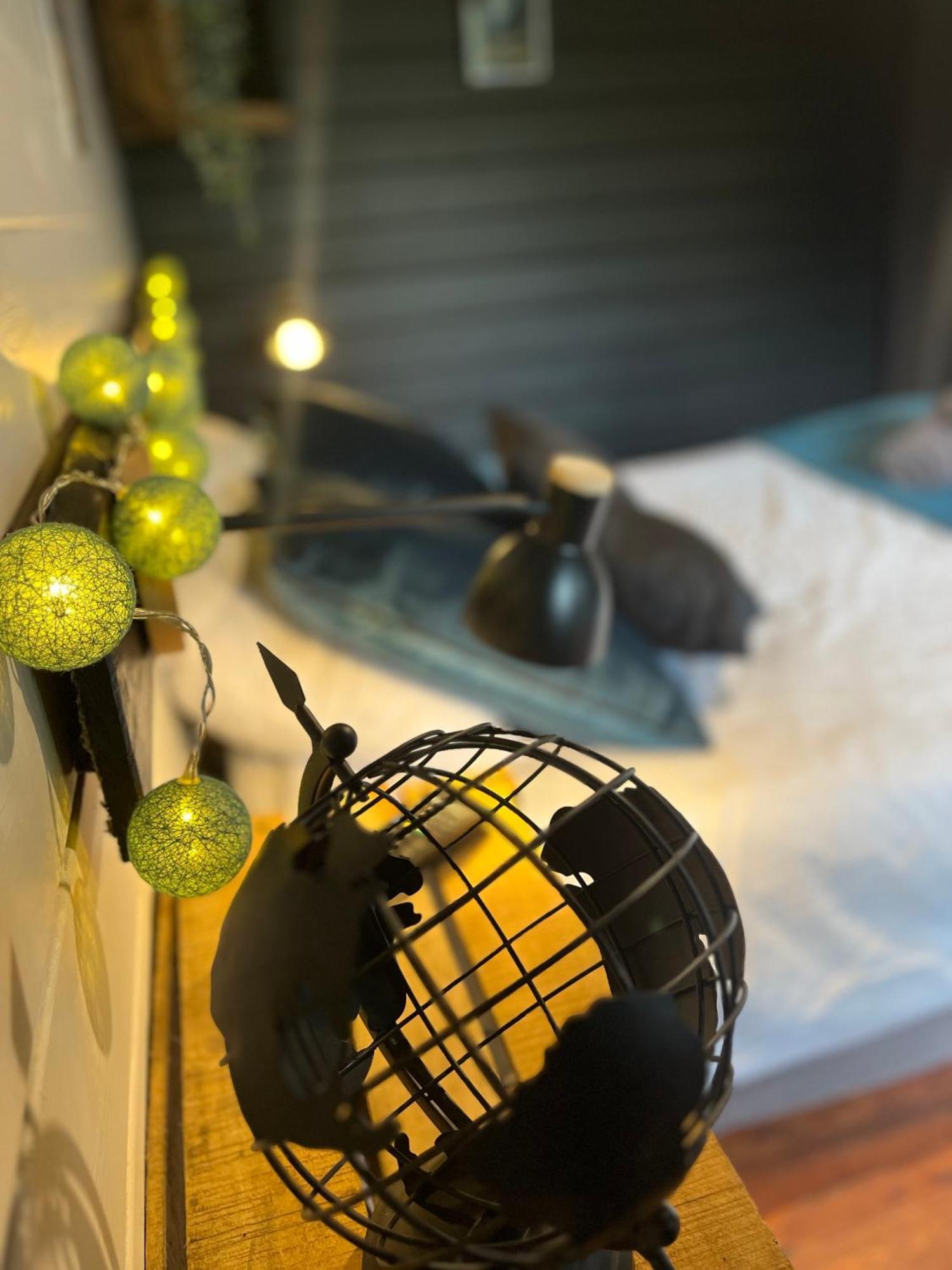 "Le Maloya" Chalets Independants -Chambre Balneo - Relais Motards Lacaune Εξωτερικό φωτογραφία