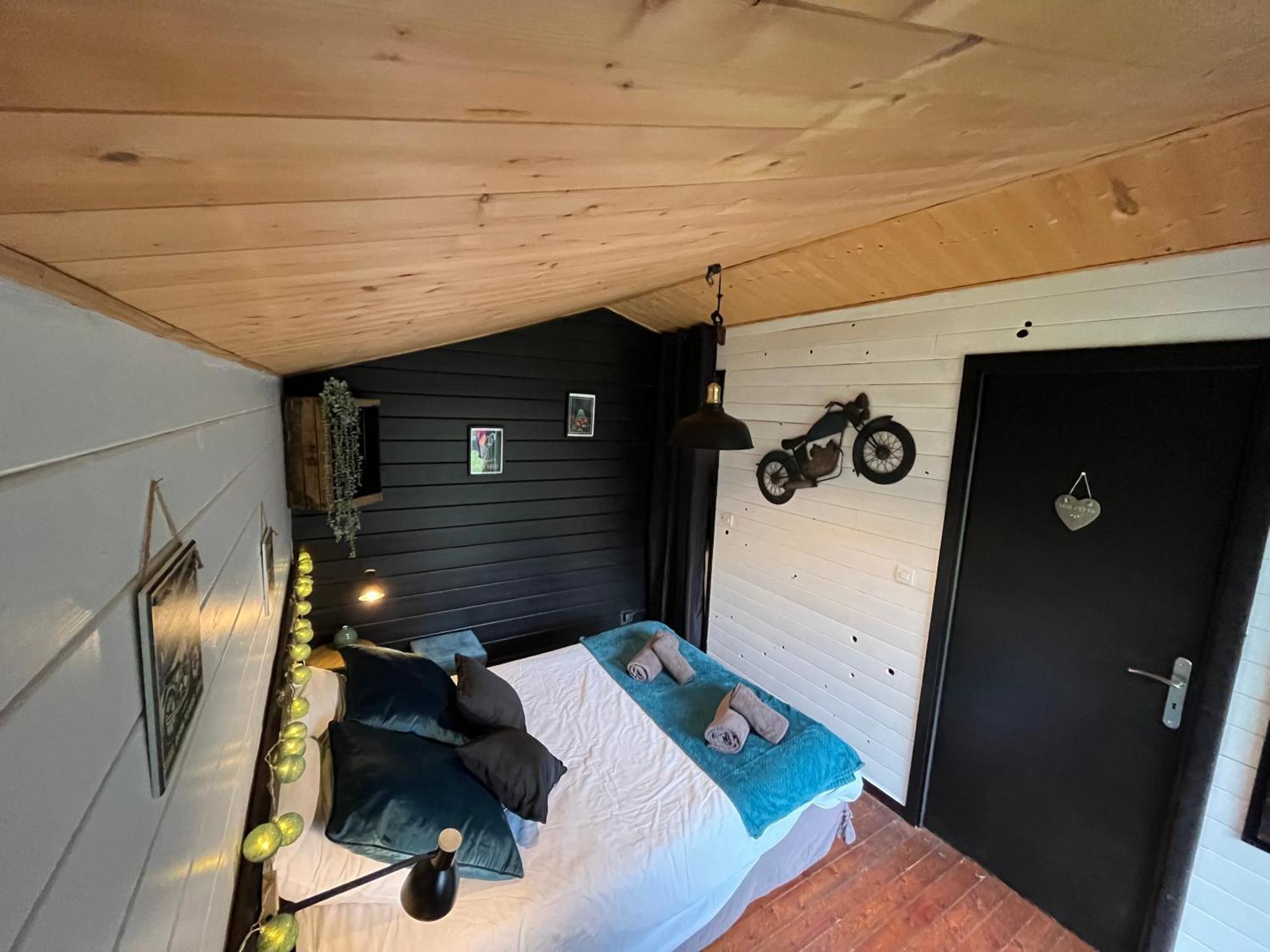 "Le Maloya" Chalets Independants -Chambre Balneo - Relais Motards Lacaune Εξωτερικό φωτογραφία